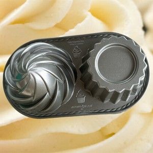 Williams Sonoma NORDIC WARE Cute Cupcake Cake Pan 3D Large Oversized 6 Cups Rare